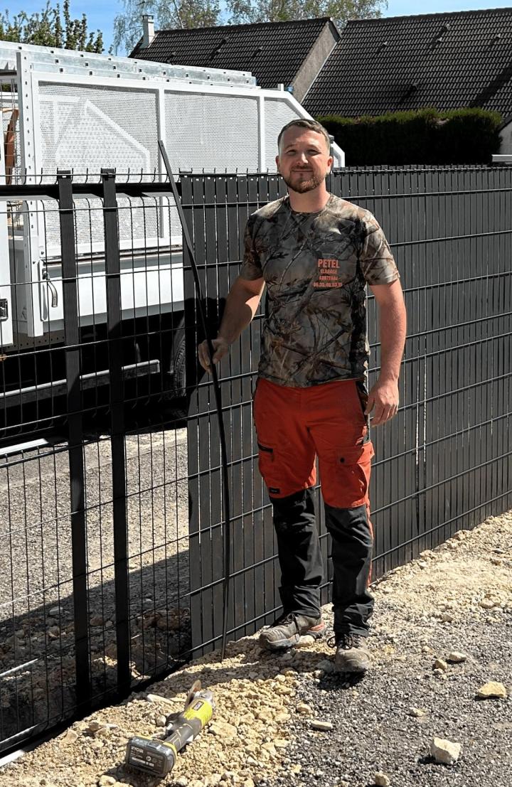 Bénéficiez d’une solution sur mesure adaptée à vos besoins pour la création de clôture dans le Cher.